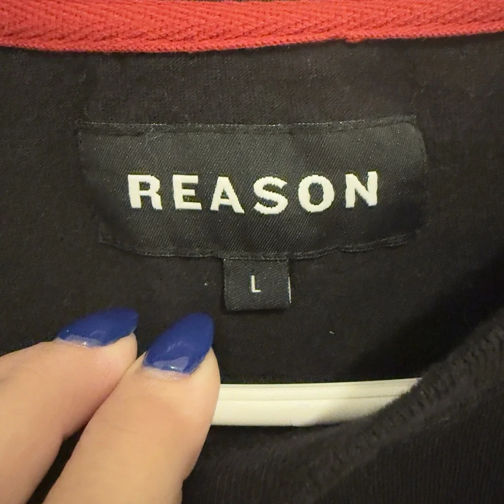 Reason Women's Black‎ Fuzzy Red Heart Tshirt Size Large - Picture 4 of 7